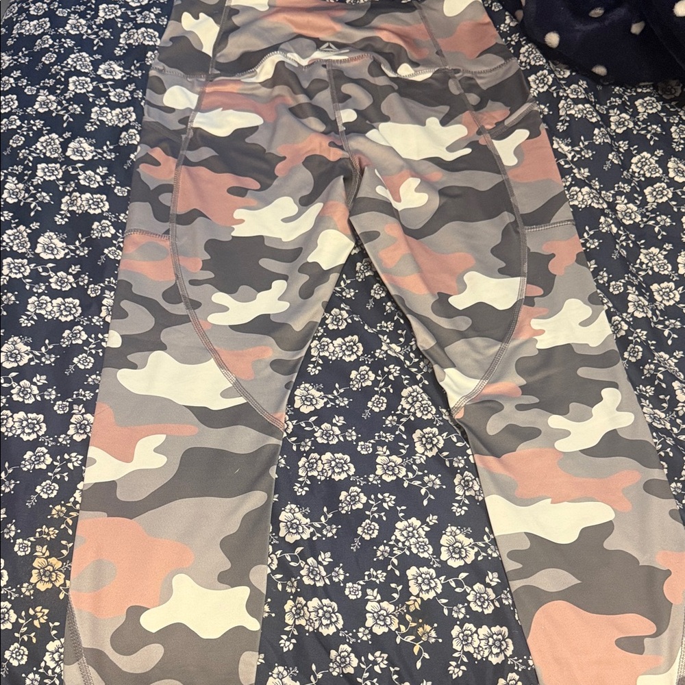 Womens Camo Active Leggings - Pink & Gray